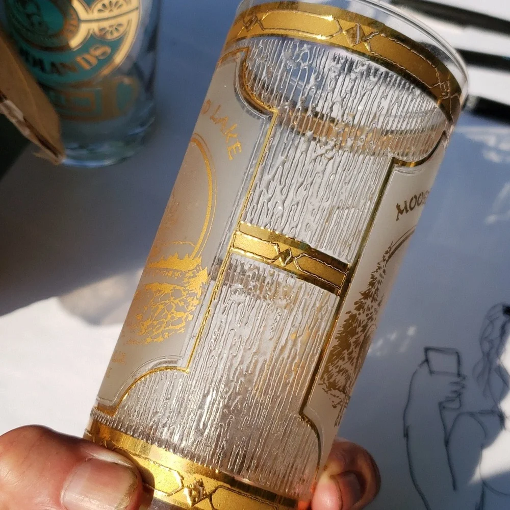 Vintage souvenir bar